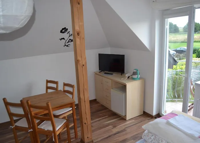 Dom Aurora Pokój 4 Osobowy Z Balkonem * Dziwnówek